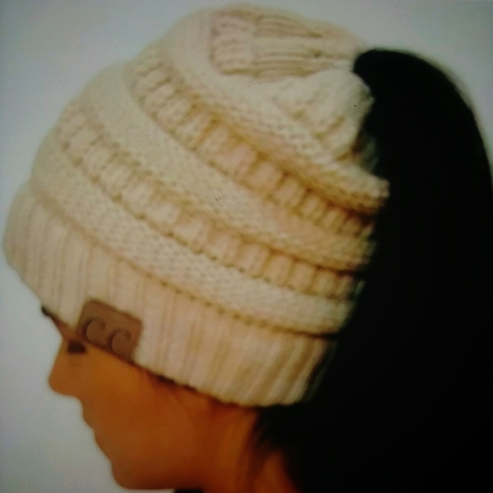 💋CC Quality Knit Messy Bun Beanie